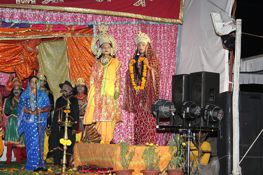 Shri Raam Leela is organised at Maharishi Ved Vigyan Vishwa Vidyapeetham campus, Village Deepdi, Bhojpur Temple Road, Bhopal
Dhanush Bhanjan and Shri Raam Jaimala was the topic of the day.
